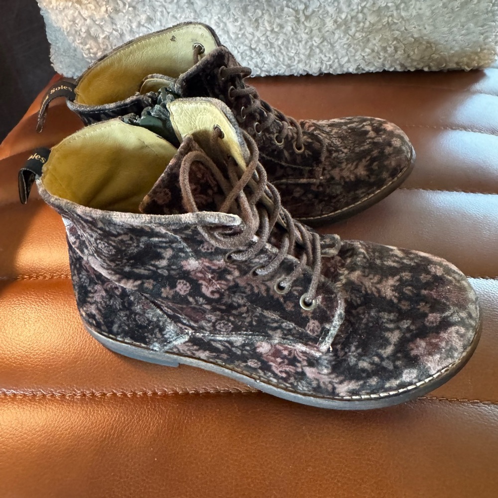 Young Soles Floral Velvet Leather Lined Combat Boots 31 US Youth‎ 13.5 Boho - Picture 8 of 13